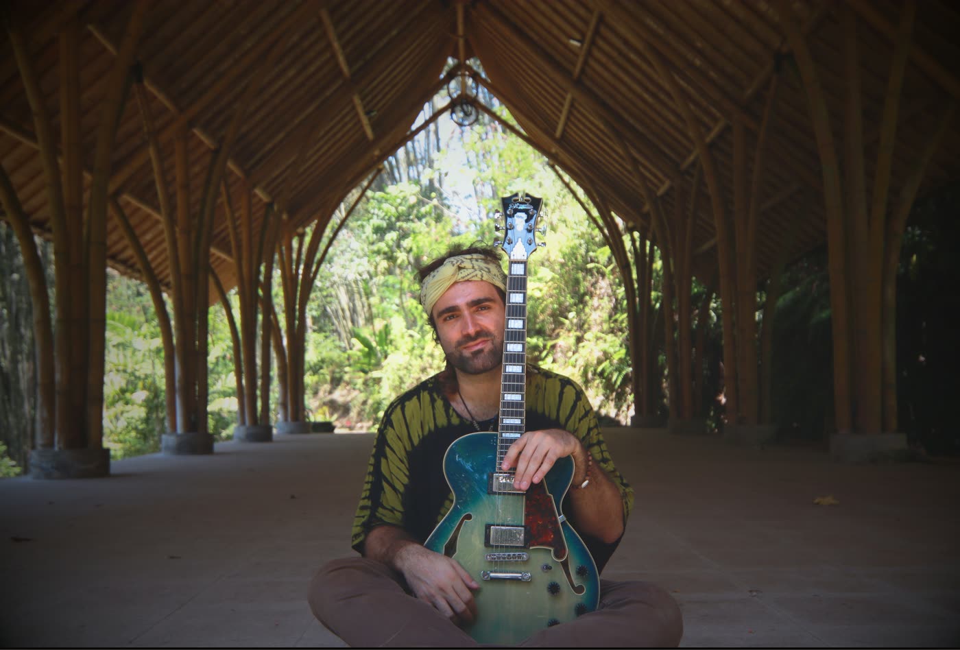 Constantine Cheimarios, portrait with his guitar